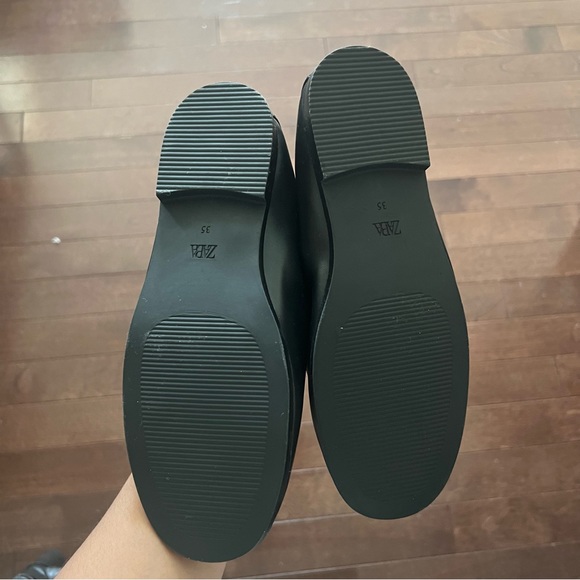 Zara Black Loafers with gold hardware - Picture 2 of 2